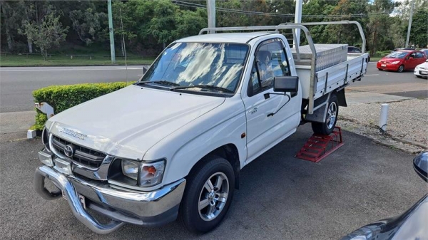 2003 Toyota Hilux C/CHAS  LN147R image